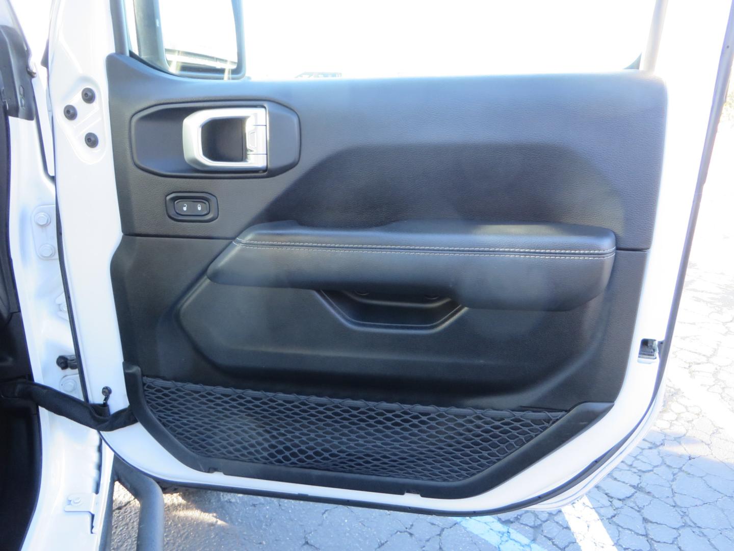 2020 White /TAN Jeep Wrangler Unlimited Rubicon (1C4HJXFG8LW) with an 3.6L V6 DOHC 24V FFV engine, 6A transmission, located at 2630 Grass Valley Highway, Auburn, CA, 95603, (530) 508-5100, 38.937893, -121.095482 - 3" Zone offroad suspension system, Fox adventure series shocks, rocksliders, Teraflex HD tire relocation, Mopar HD tailgate hinge, 17" KMC wheels, and 37" BFG KO2 tires. - Photo#46